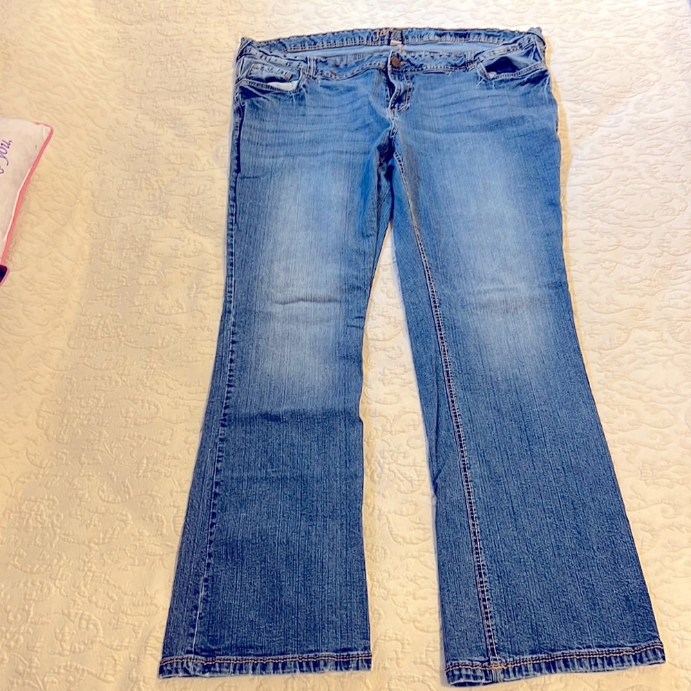 Womens jeans, bootcut, 32”inseam, midrise